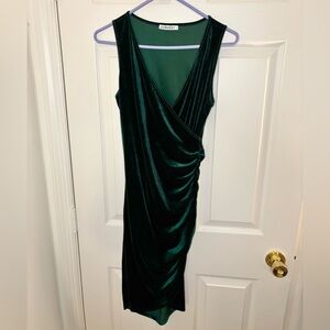 Women’s Emerald Green Velvet V-Neck Sleeveless Wrap-Style Dress